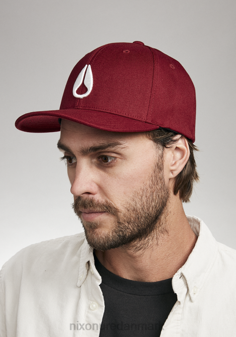 tilbehør Nixon dyb nede flexfit atletisk pasform hat bordeaux/hvid 06F4402