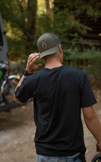 tilbehør Nixon ikonisk trucker hat mørk oliven 06F4445
