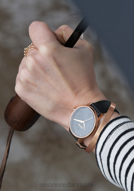 holde øje Nixon kensington læder rosa guld/sort 06F4235