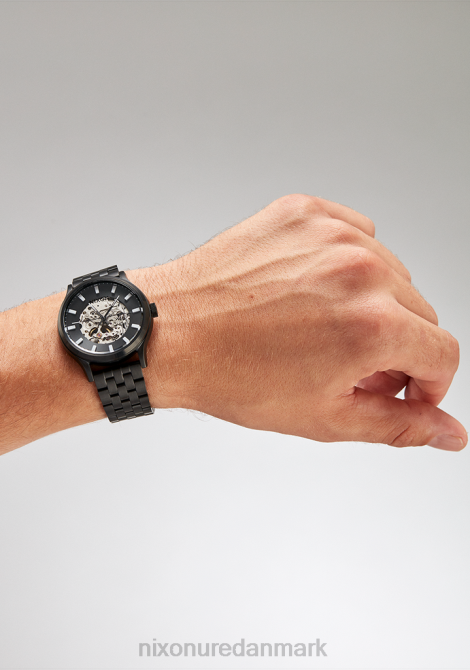holde øje Nixon spektre sort 06F4119