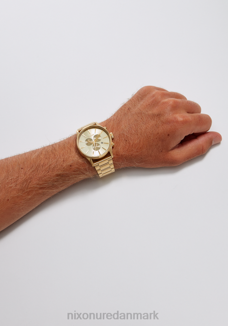 holde øje Nixon vagtpost chrono mat sort/guld 06F474