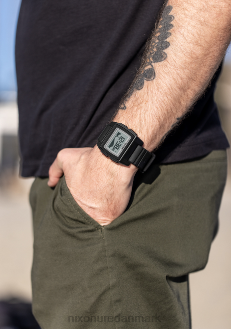 holde øje Nixon base tide pro rød/sort 06F4182